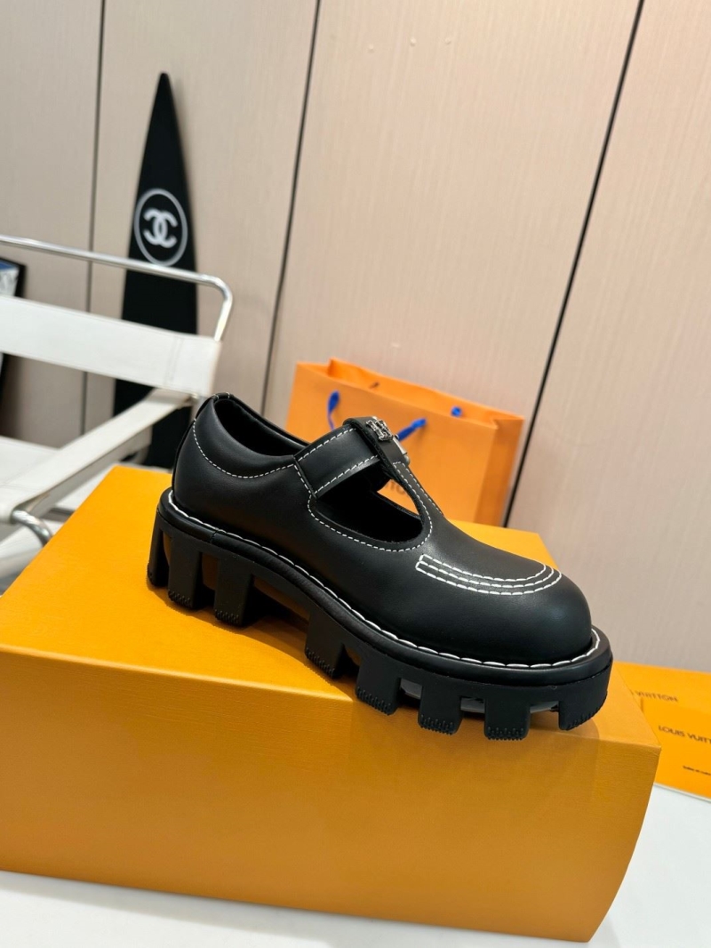 l0vis Vvtt0n loafers